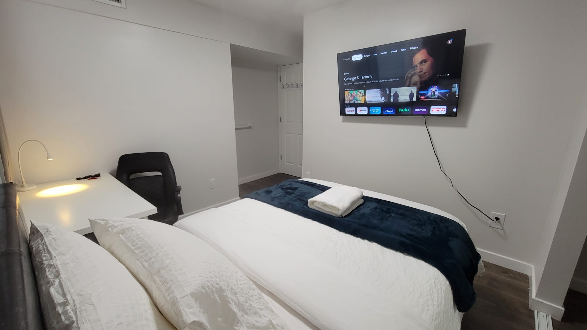 4k Smart TV, and quality linens and towels