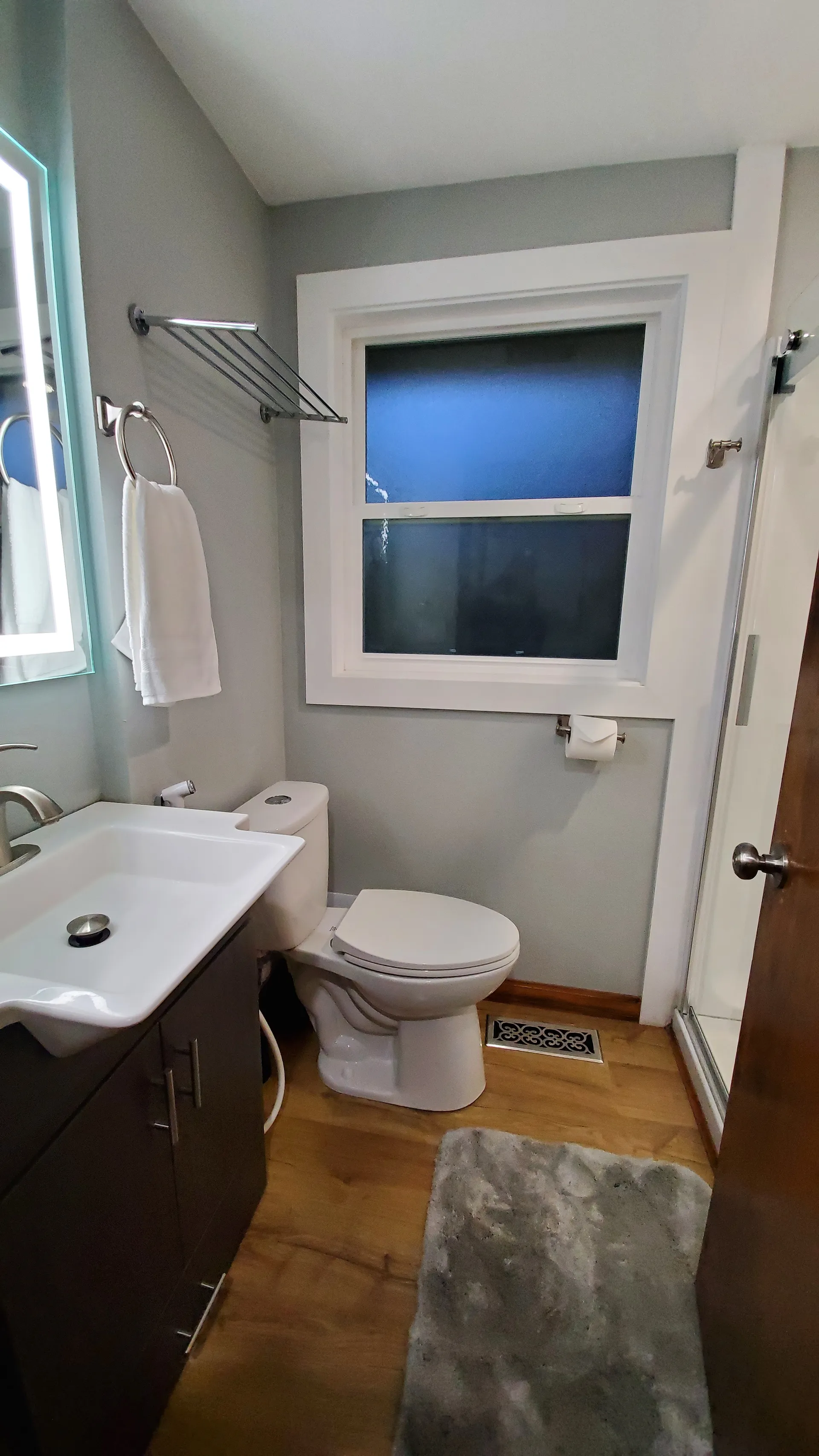 Shared bathroom 1 on upper floor